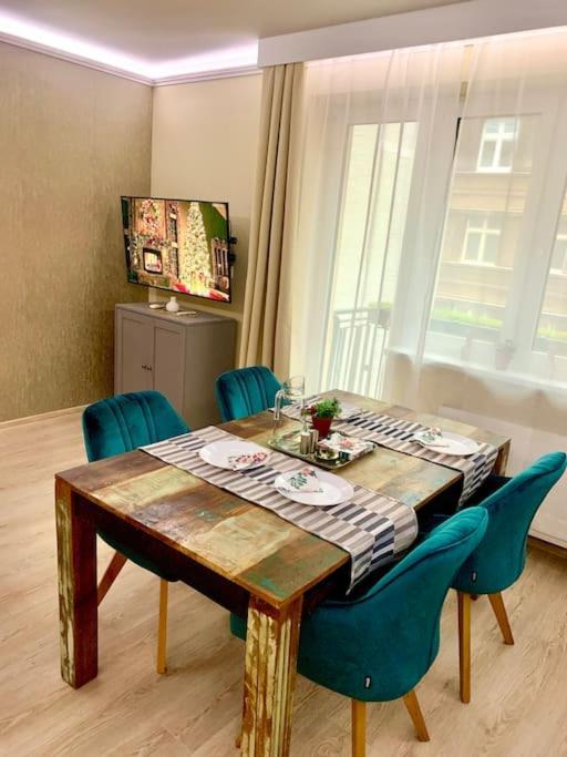 Brand New, Design Apartment Jojo, Oldtown, Balcony Bratislava Esterno foto