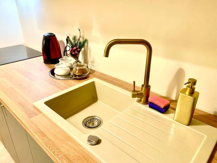 Brand New, Design Apartment Jojo, Oldtown, Balcony Bratislava Esterno foto